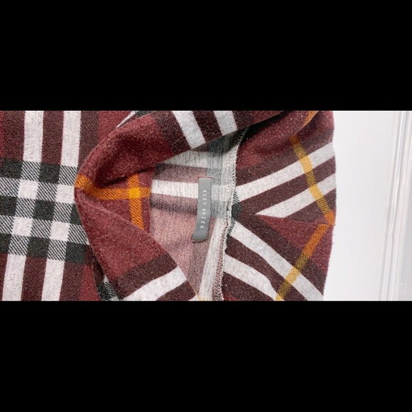 Suzy Shier printed tops - Picture 3 of 6